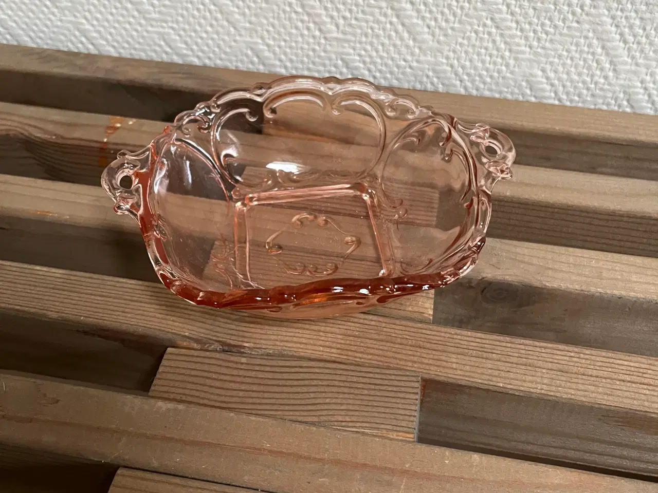 Billede 2 - Lille vintage skål i rødt glas