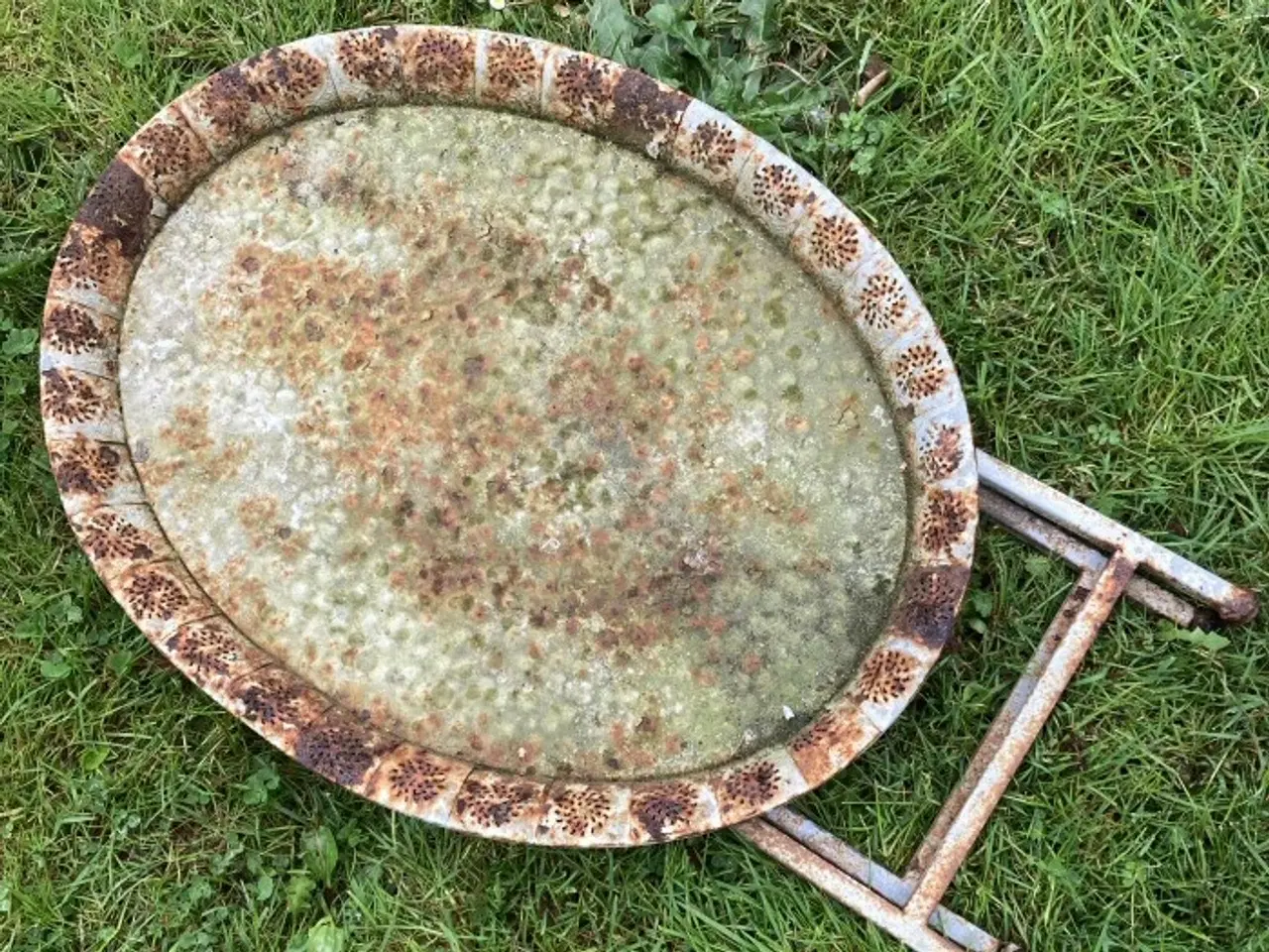 Billede 5 - Ovalt klapbord – metal – med patina 