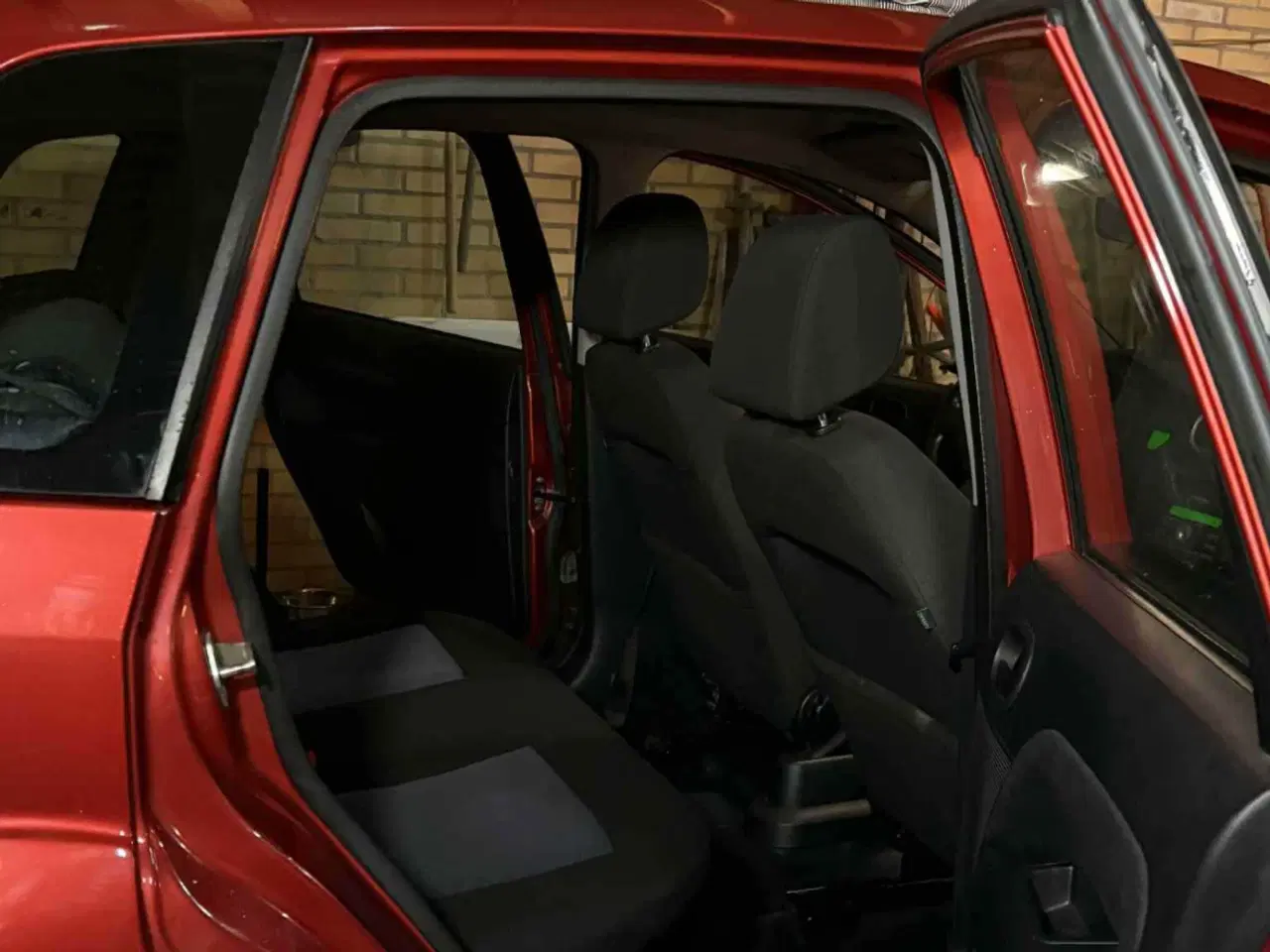 Billede 7 - Ford Fiesta - LAV km tal, Pæn stand