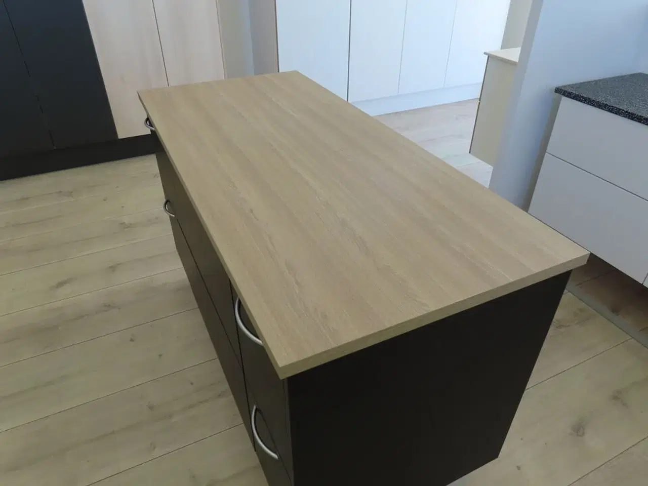Billede 5 - Fritstående Ø med 6 skuffer med push/softclose