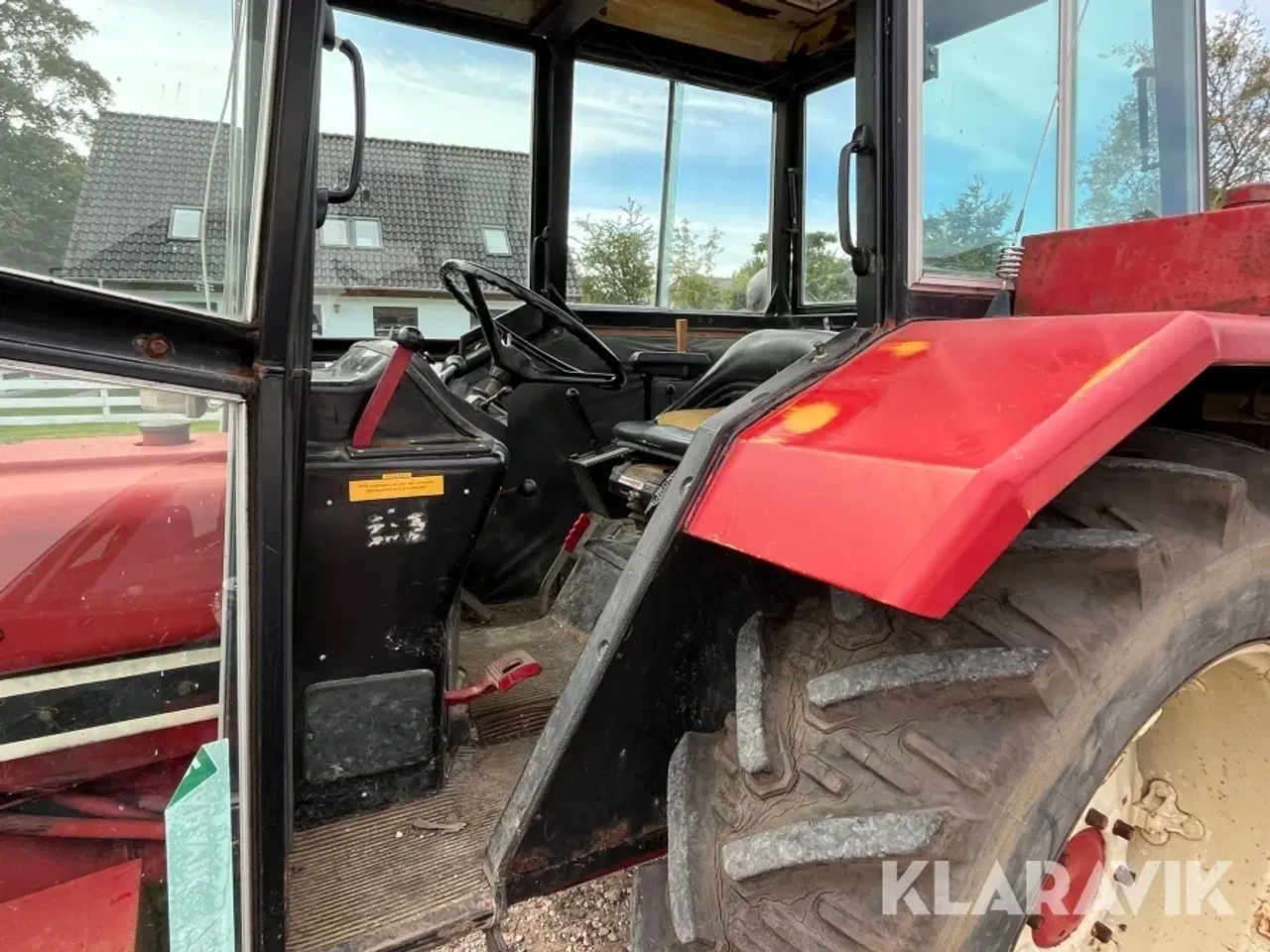 Billede 10 - Veterantraktor med plov IH