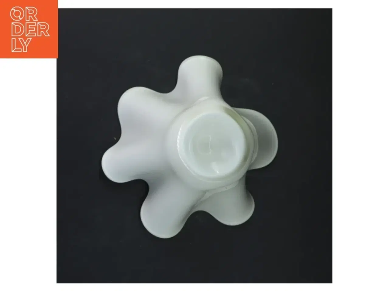 Billede 2 - Hvid glasvase (str. 18 cm)