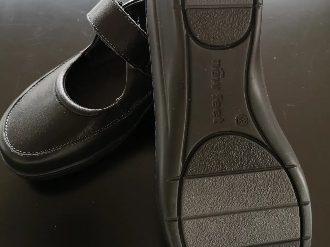 Billede 4 - Nye/ubrugte New Feet damesko i sort læder