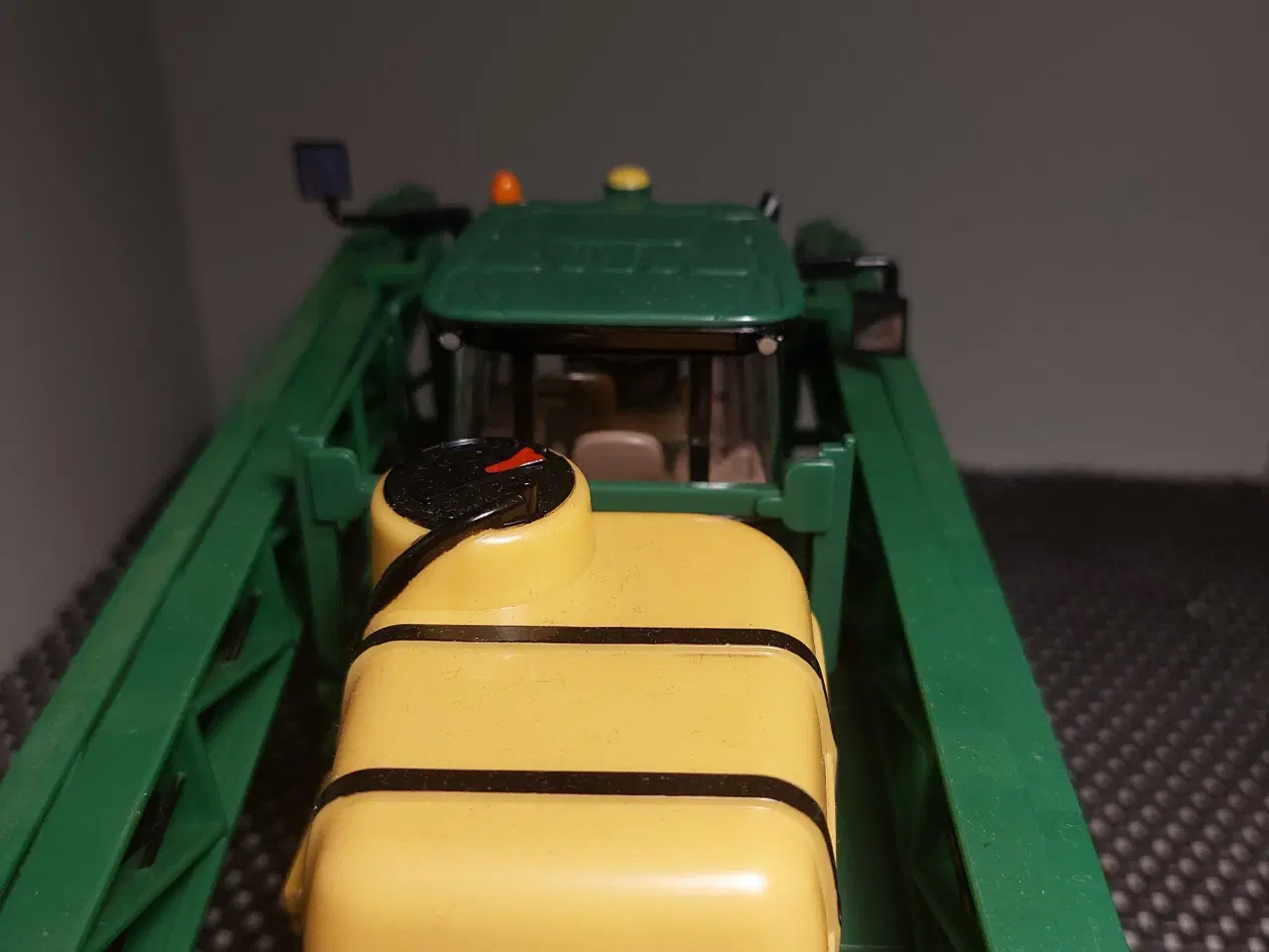 Billede 8 - Britains/ertl John deer selvkørende sprøjte