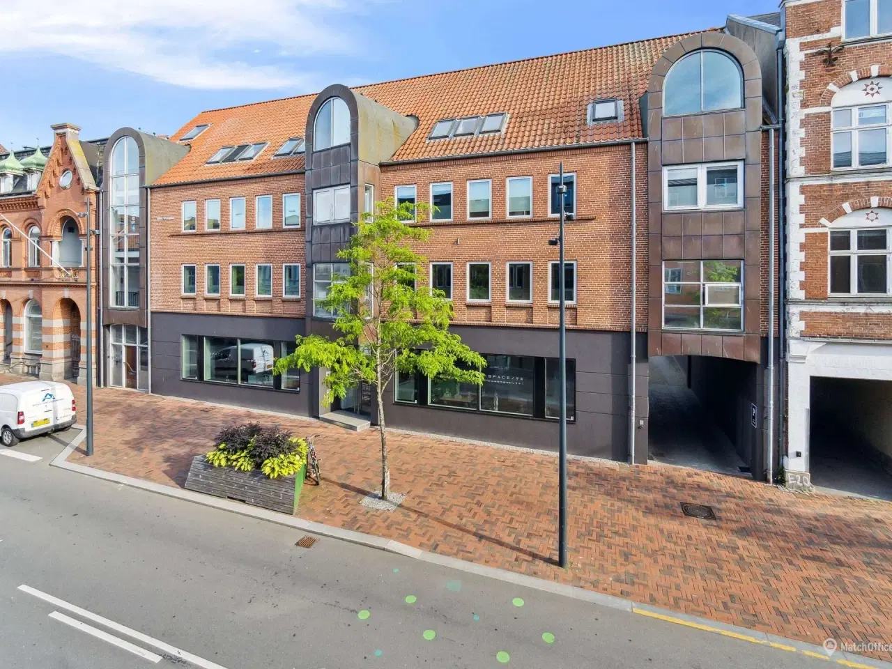 Billede 1 - Nyrenoverede klinik- og kontorlokaler med central beliggenhed!