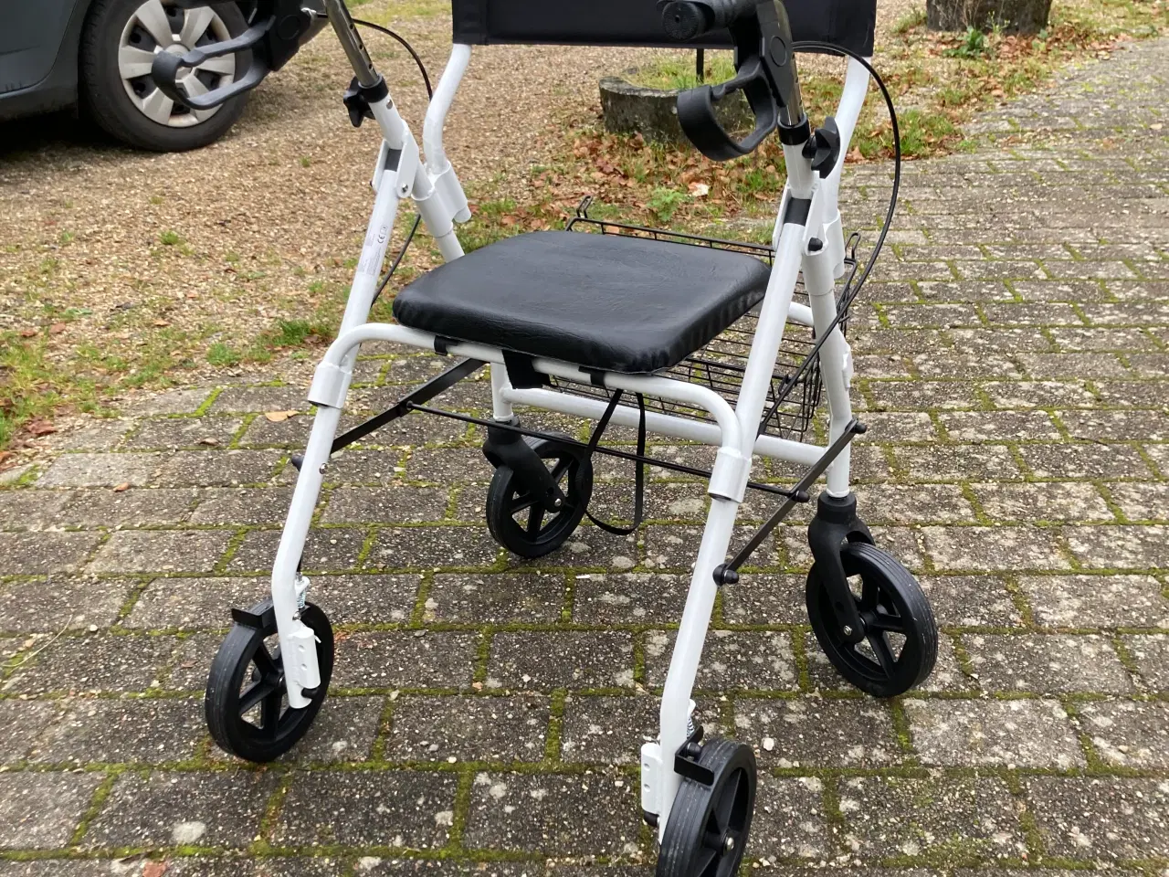 Billede 1 -    ny Rollator/kørestol  letvægt alu.stel