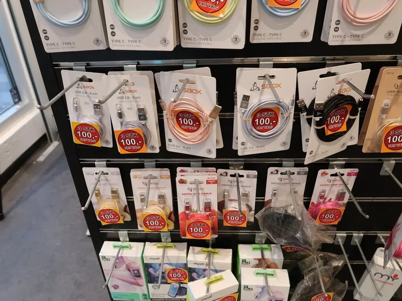 Billede 1 - Div. Kabler samt gadgets til smartphone