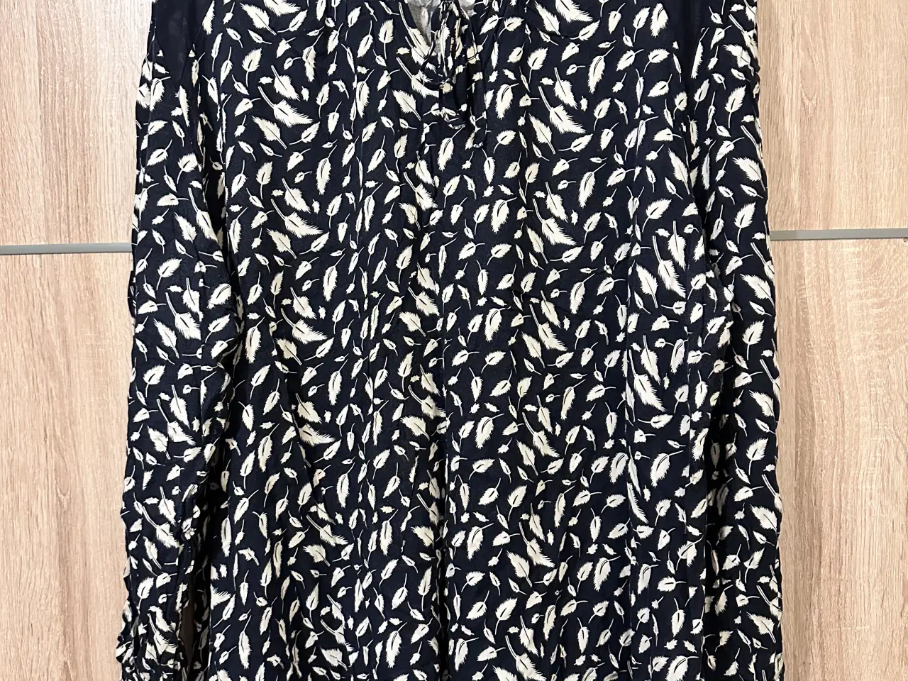 Billede 2 - Fin og let bluse/tunika