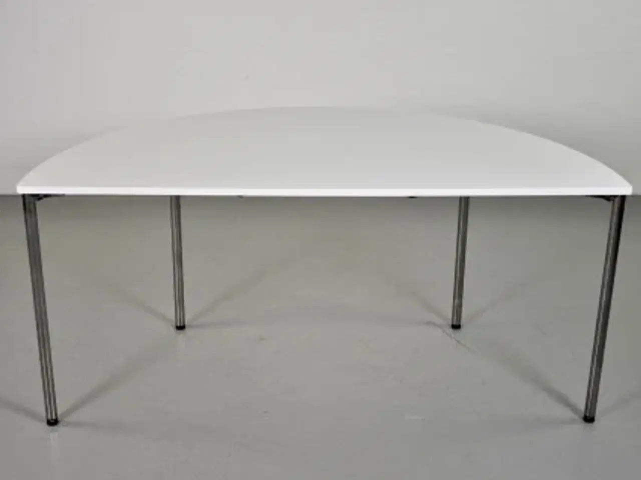 Billede 3 - Halvrundt dencon konferencebord med hvid laminat og krom stel