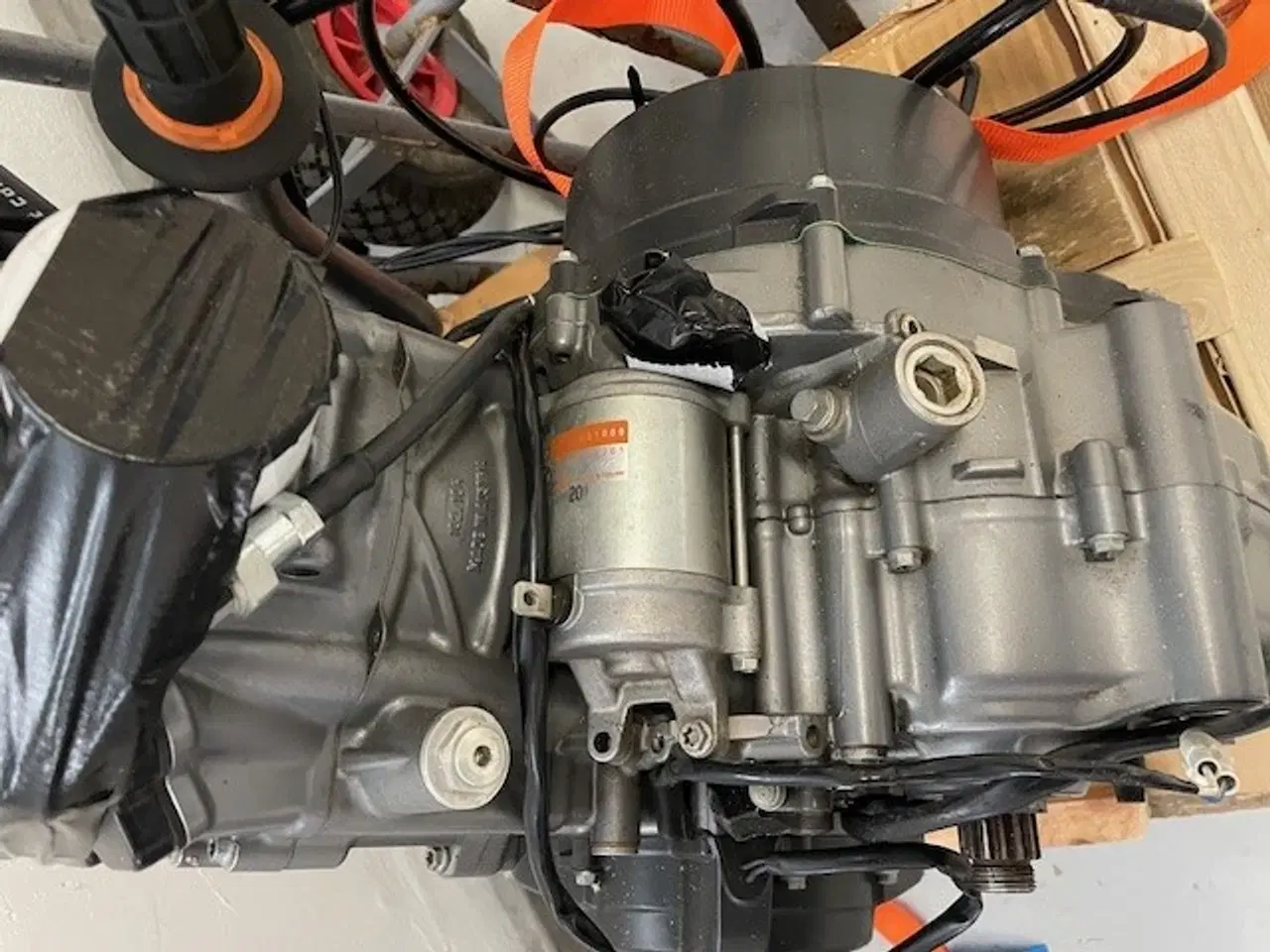 Billede 2 - KTM 690 R Motor 