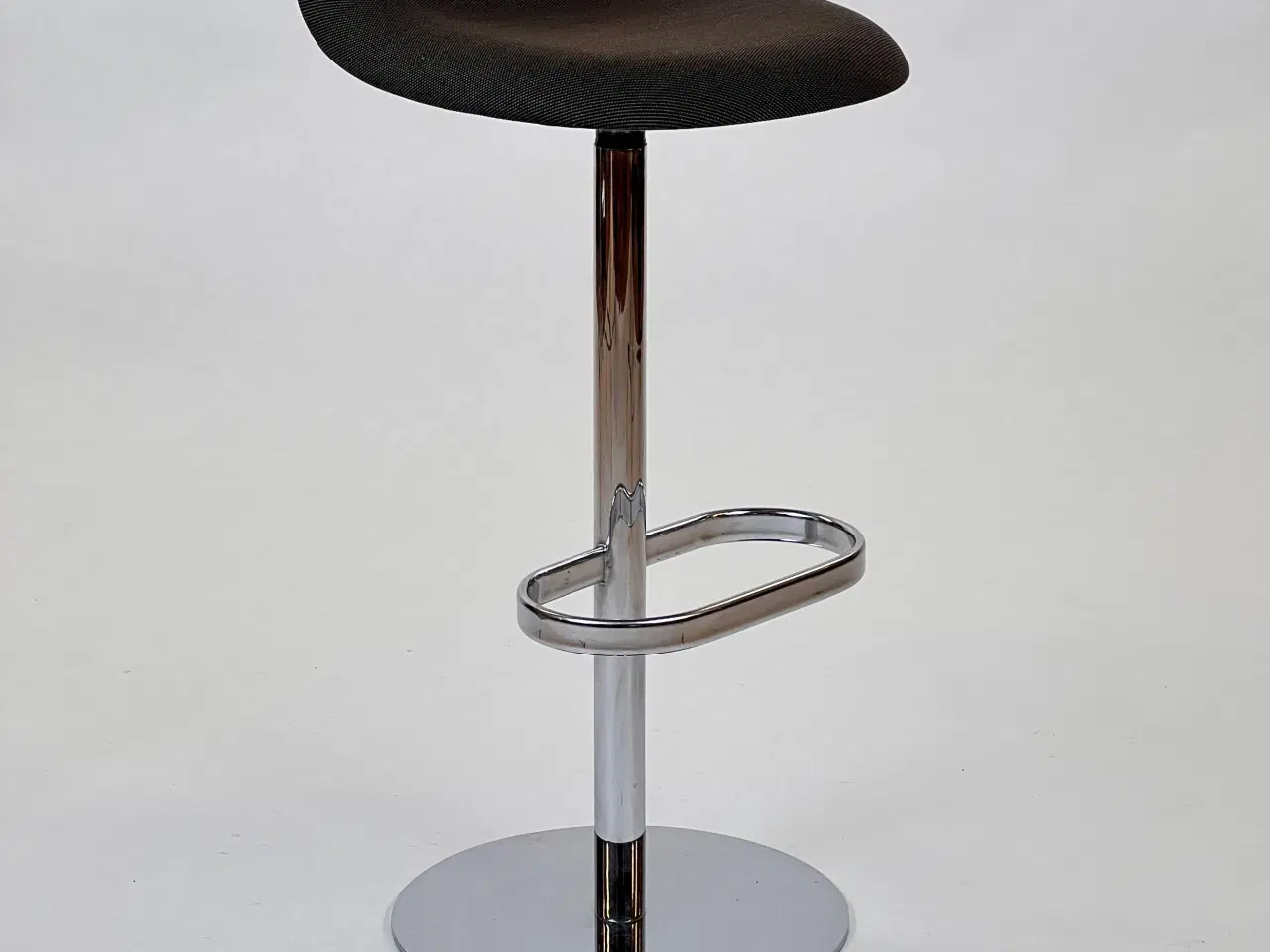 Billede 1 - GUBI | 3D Bar Stool - Swivel Base - Polstret