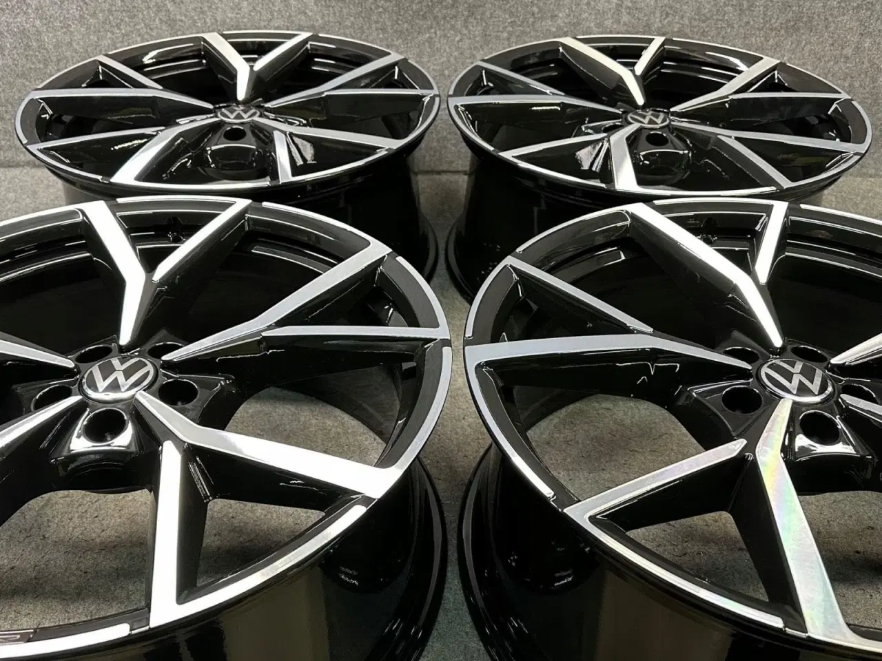 Billede 10 - ALUFÆLGE VW TOUAREG III R-Line Estoril 22''