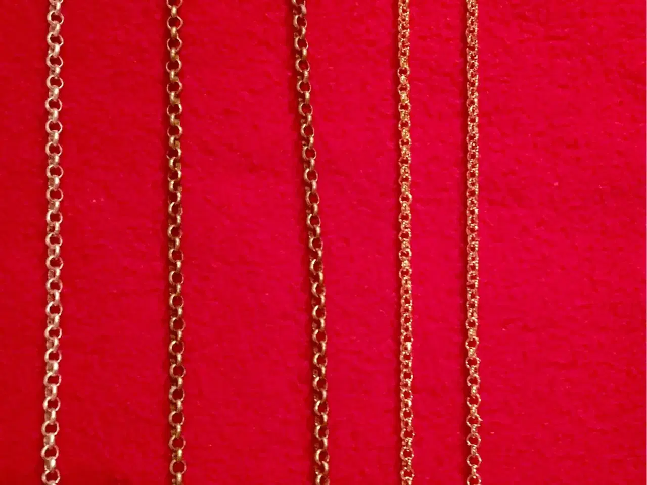 Billede 2 - Diverse halskæder til salg