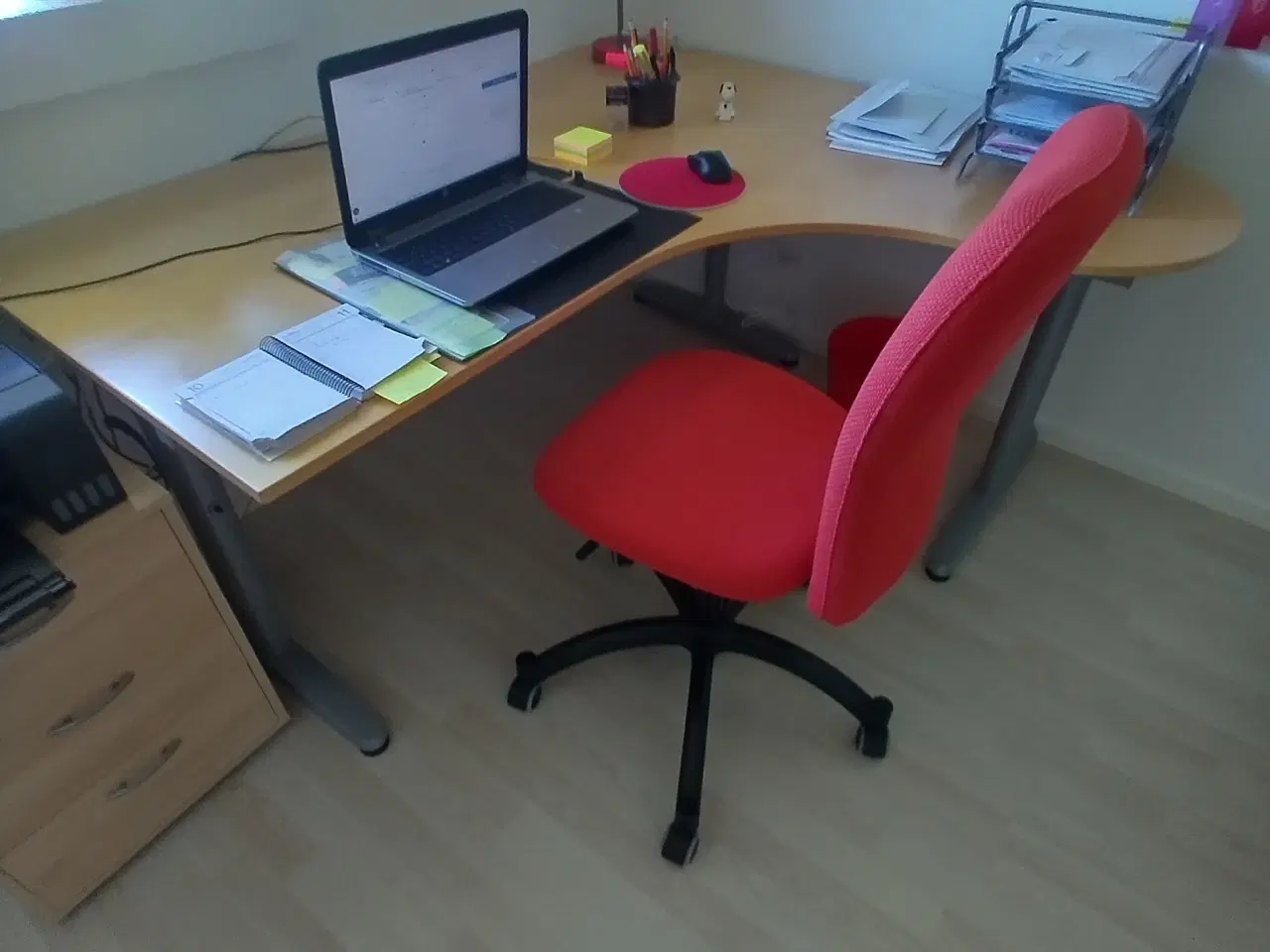 Billede 1 - Arbejdsbord & kontorstol.