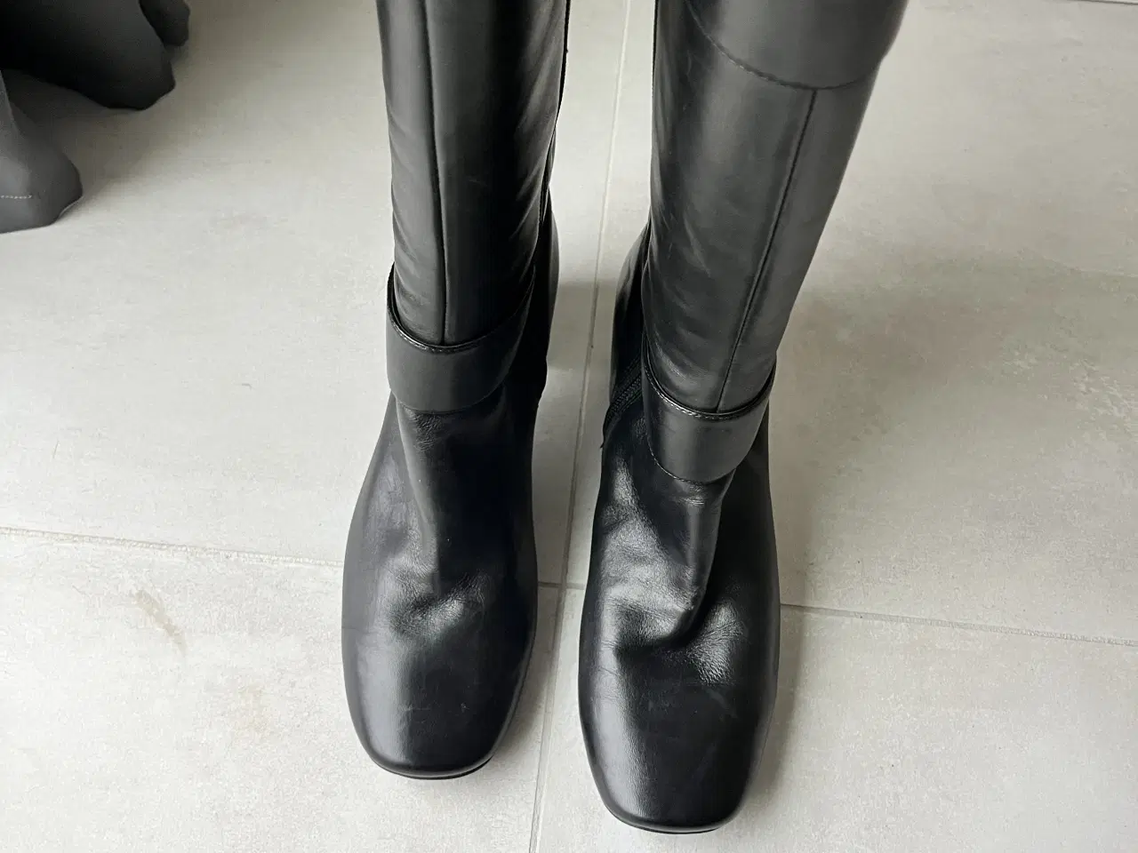 Billede 3 - Nye Ecco læderstøvler med hæl str 38