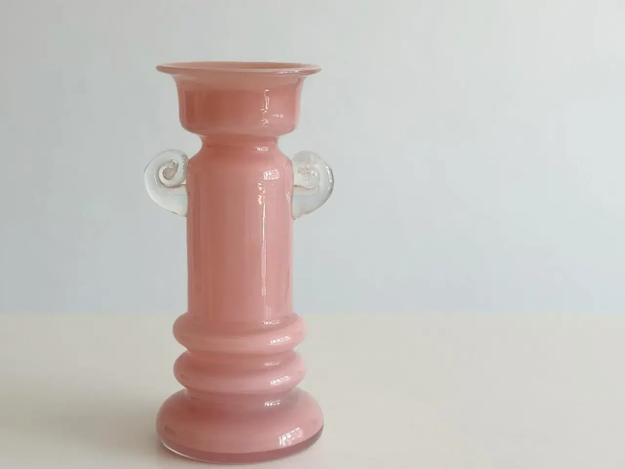 Billede 1 - Lyserød glasvase, cylindrisk