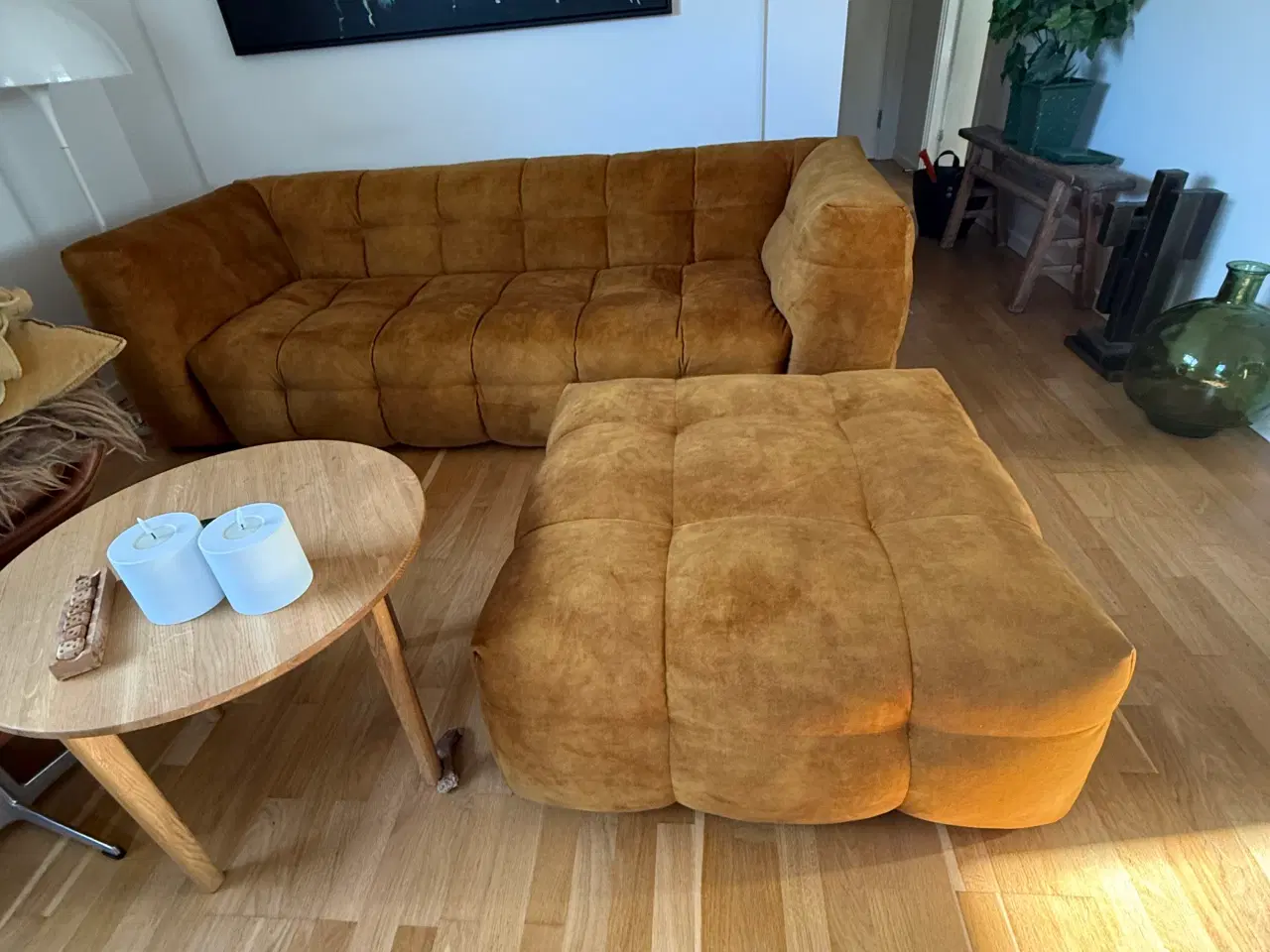 Billede 3 - Top-line Michelin guld sofa inkl. puf