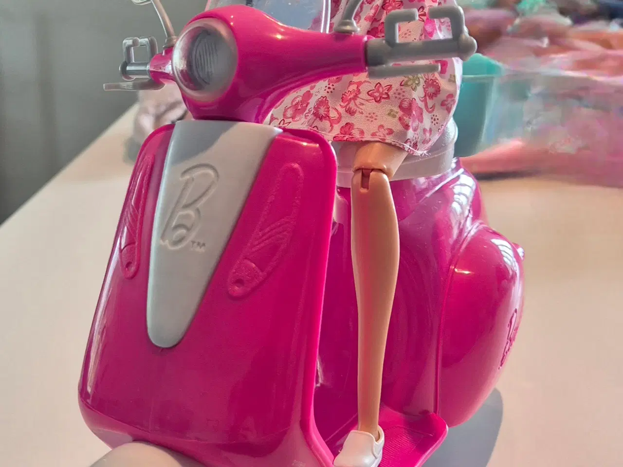 Billede 3 - Barbie scooter 