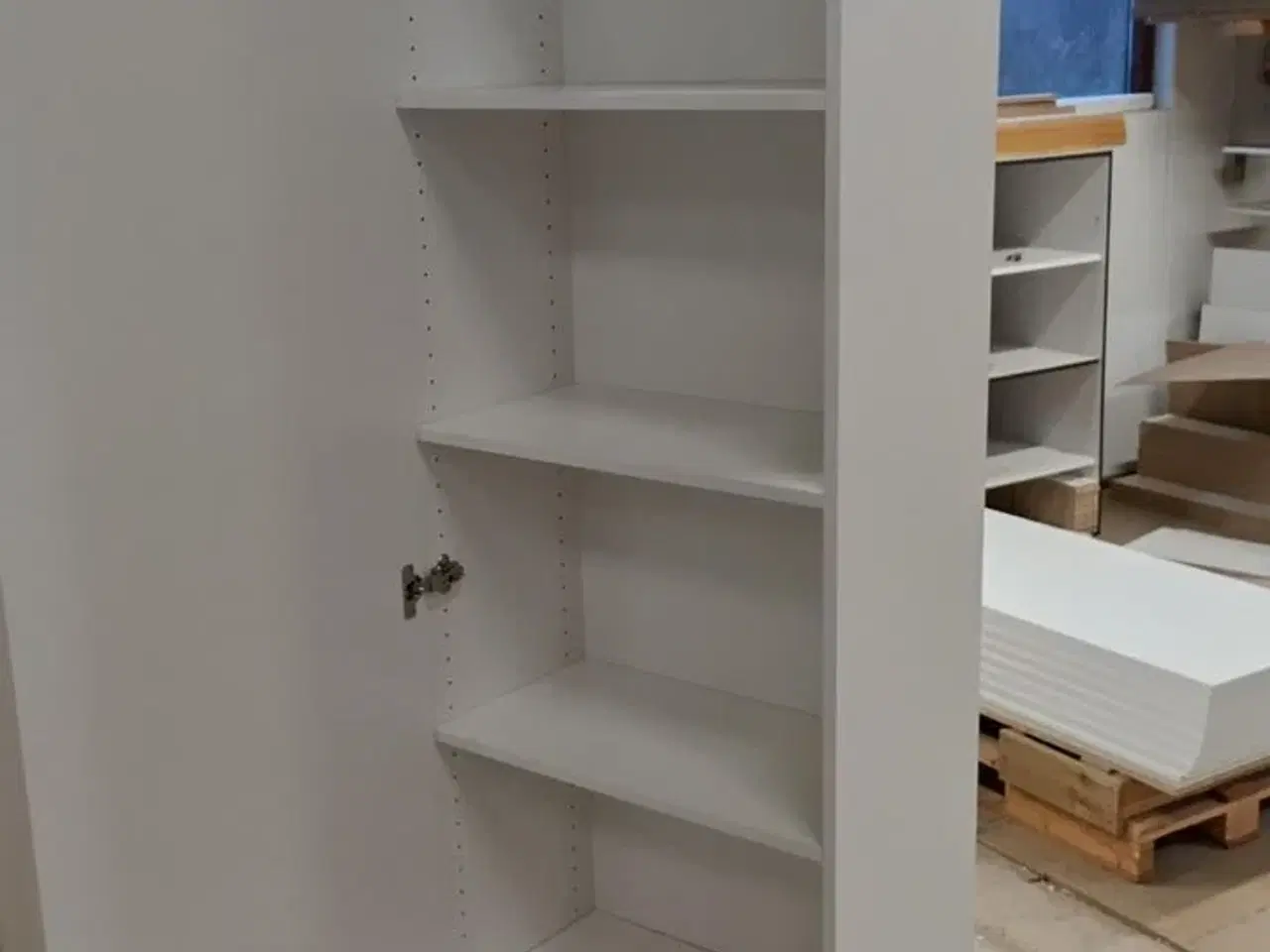 Billede 6 - 4 stk. usamlet højskabe H: 195,2 x B: 60 x D: 34,0 med låge og 16 hylder