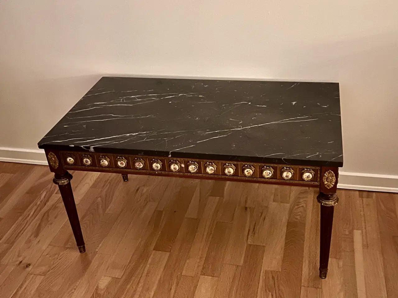 Billede 4 - Antikt spansk marmorbord. 
