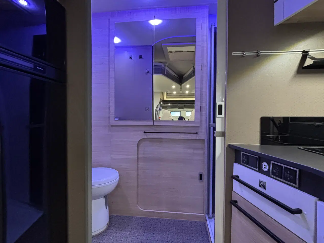 Billede 13 - Autocamper til salg - Chausson 630 Titanium VIP