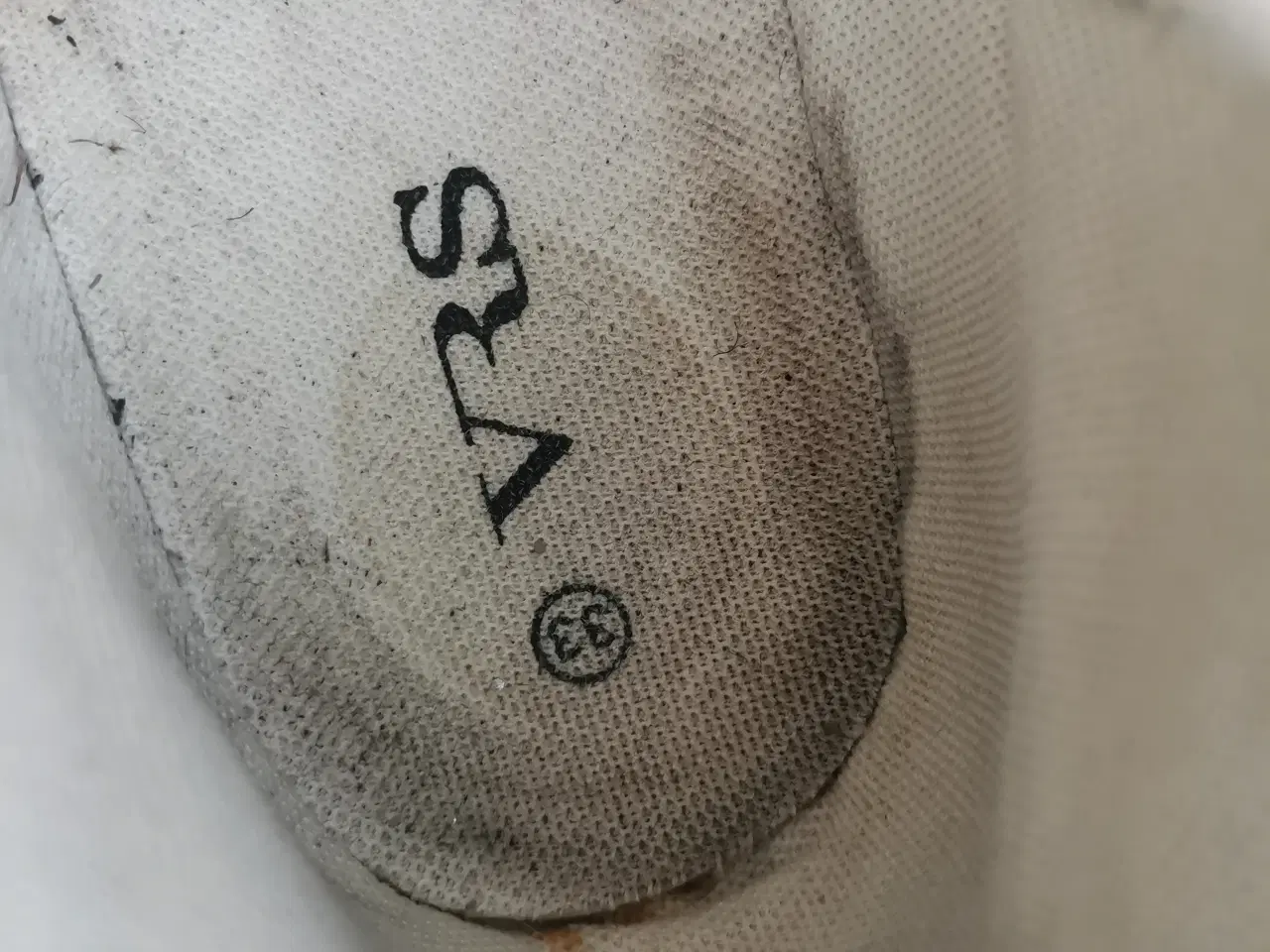 Billede 4 - Pigesko og sandaler 5 kr
