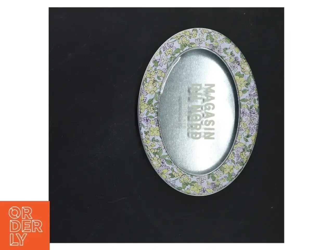 Billede 4 - Rund metal æske med blomsterprint fra Magasin du Nord (str. 18x13x4 cm)