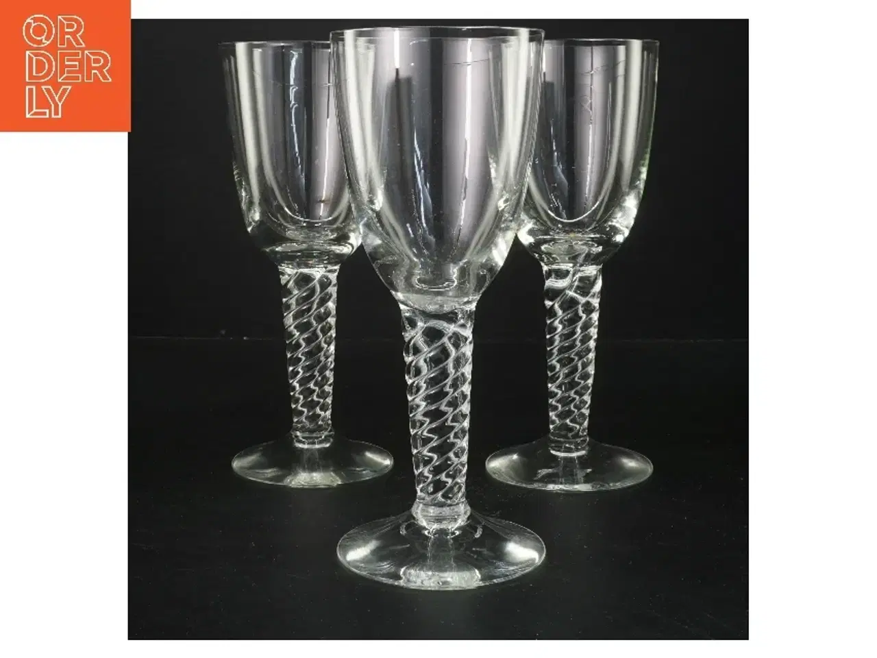 Billede 1 - 3 stk glas med snoet stilk (str. 3 stk Ø 9 cm længde 22 cm)