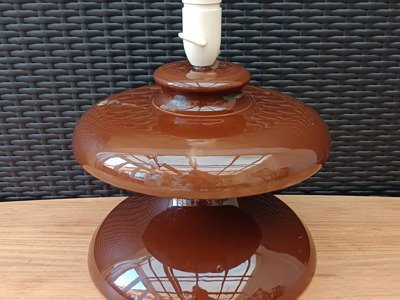 Billede 4 - Retro brun porcelæns bordlampe. Gammel isolator