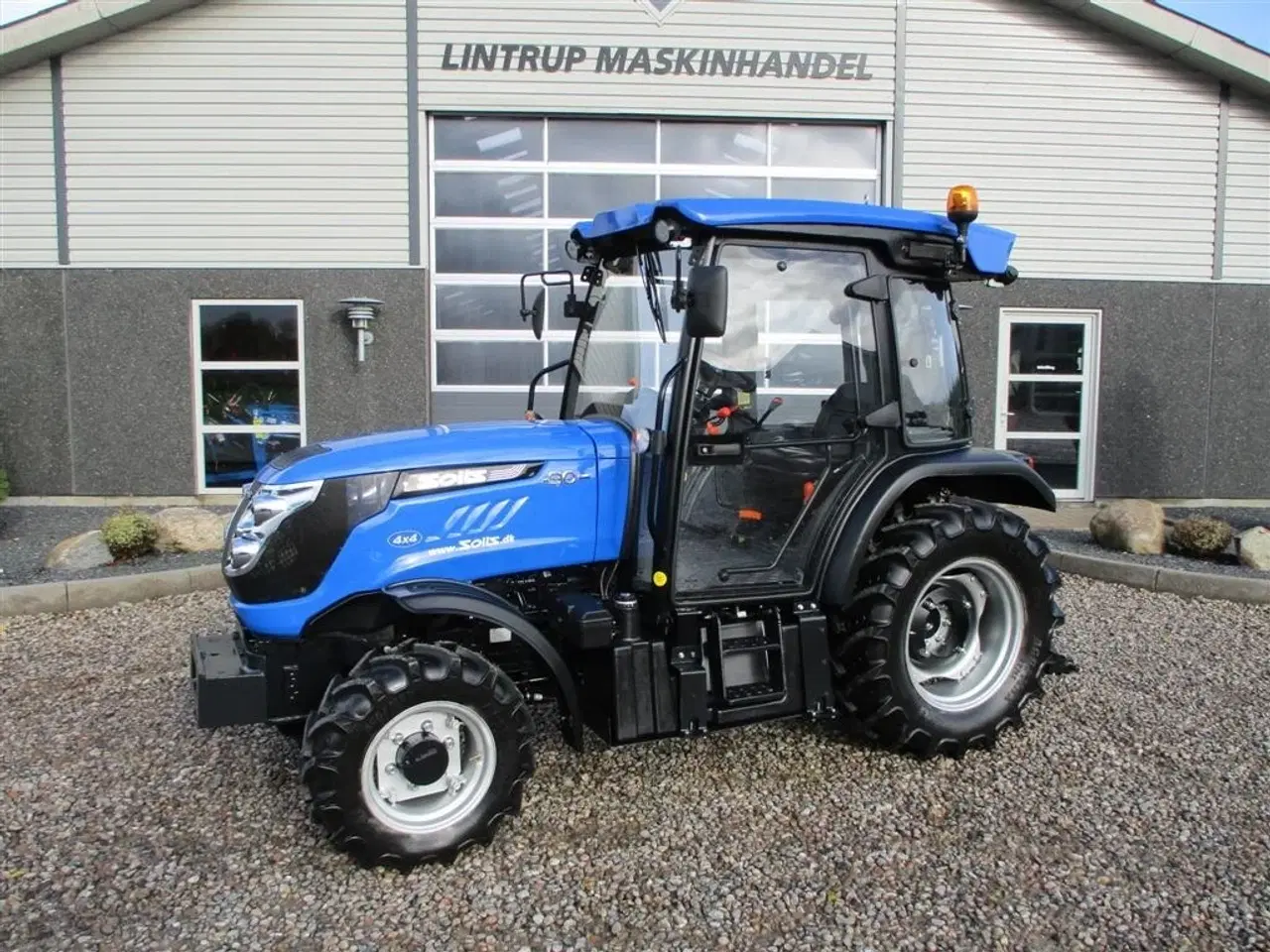 Billede 11 - Solis Ny kompakt traktor til små penge