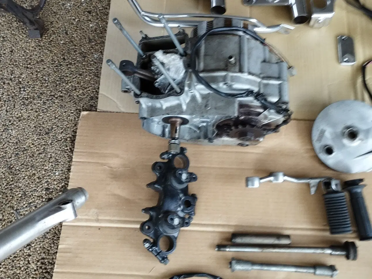 Billede 2 - 8800 Viborg Suzuki GN 400 reservedele ( se %)