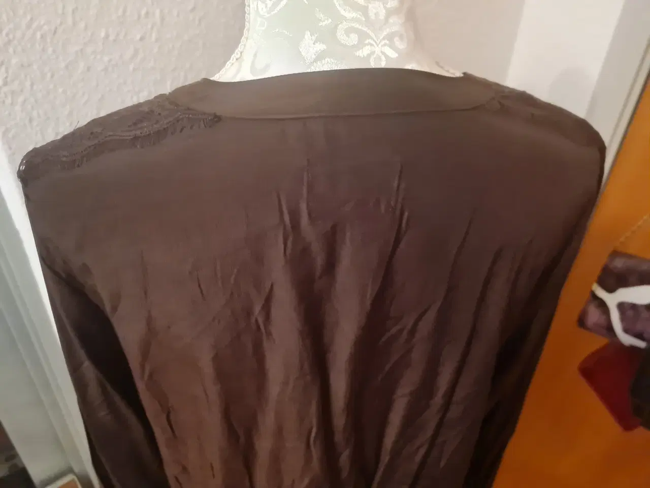 Billede 2 - Skjorte str S 42-44 Zizzi 