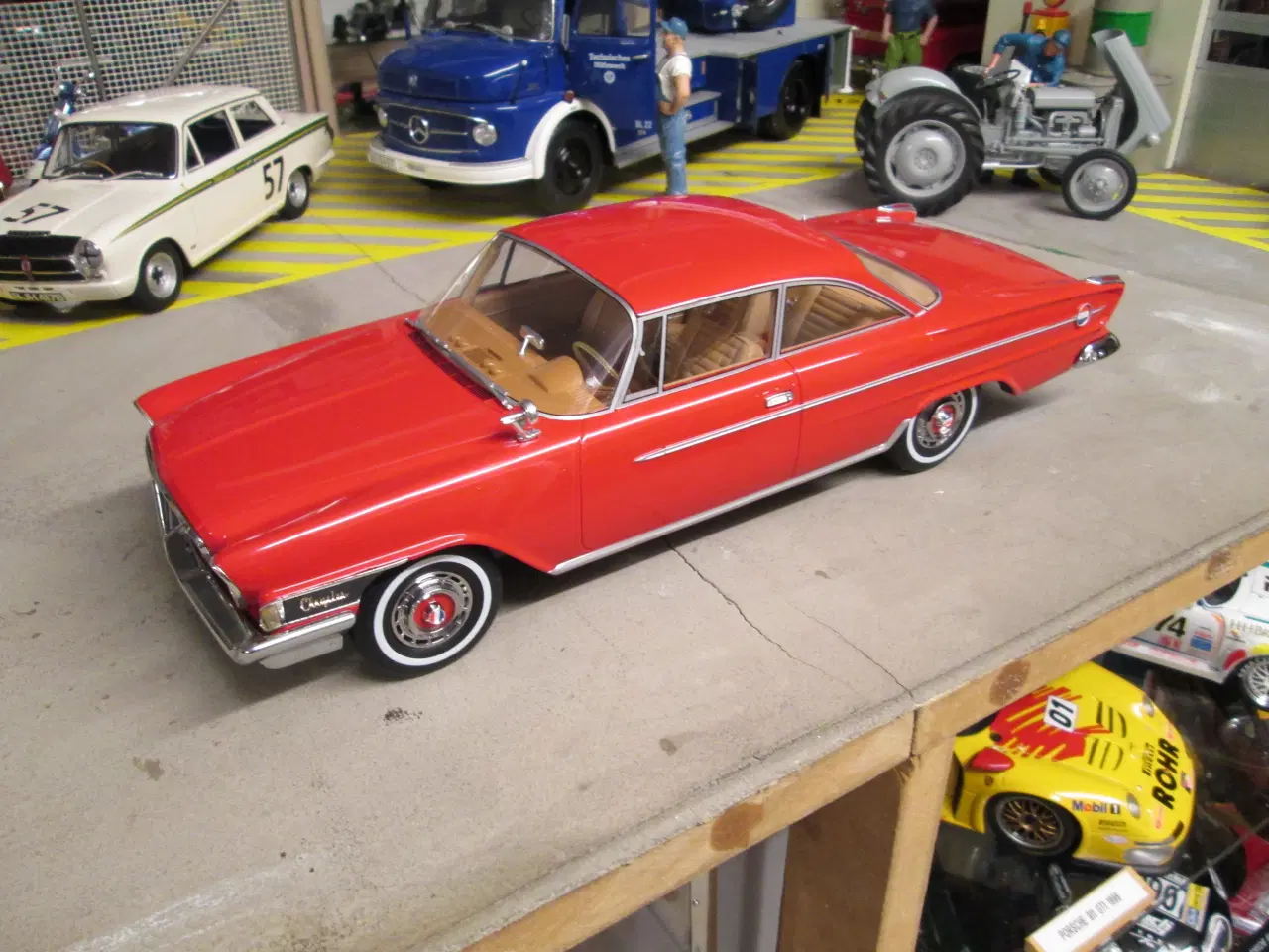 Billede 3 - Modelbil Chrysler 300H  BoS 1:18