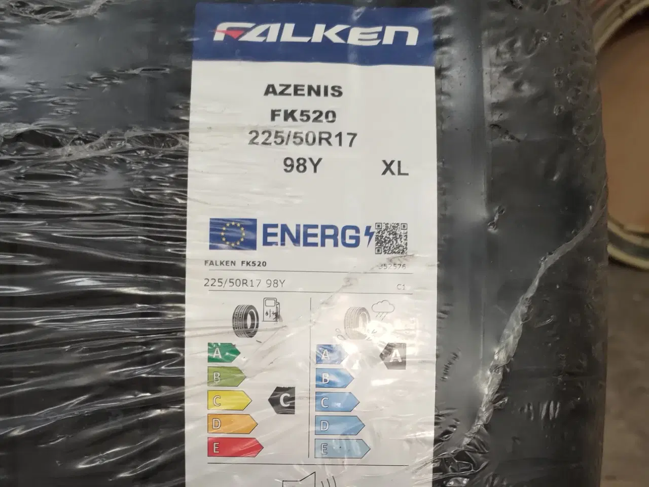 Billede 2 - Dæk 225/50 R17 98y XL