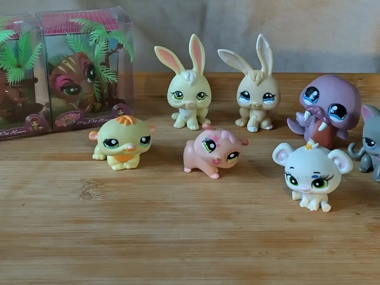 Billede 1 - 43 stk. Littlest Pet Shop + en bil