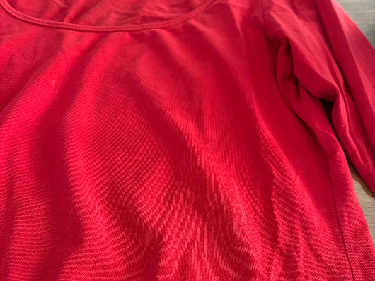 Billede 2 - Rød langærmet trøje str Xl