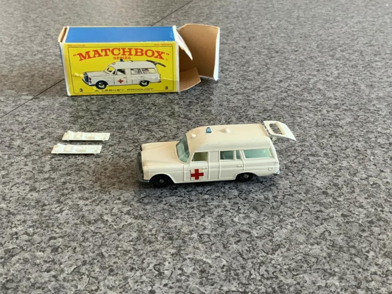 Billede 3 - Matchbox No. 3 Mercedes-Benz “Binz” Ambulance 