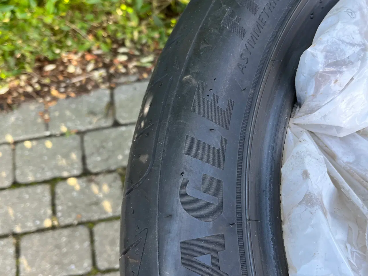 Billede 4 - 215/50-18 Goodyear sommerdæk 