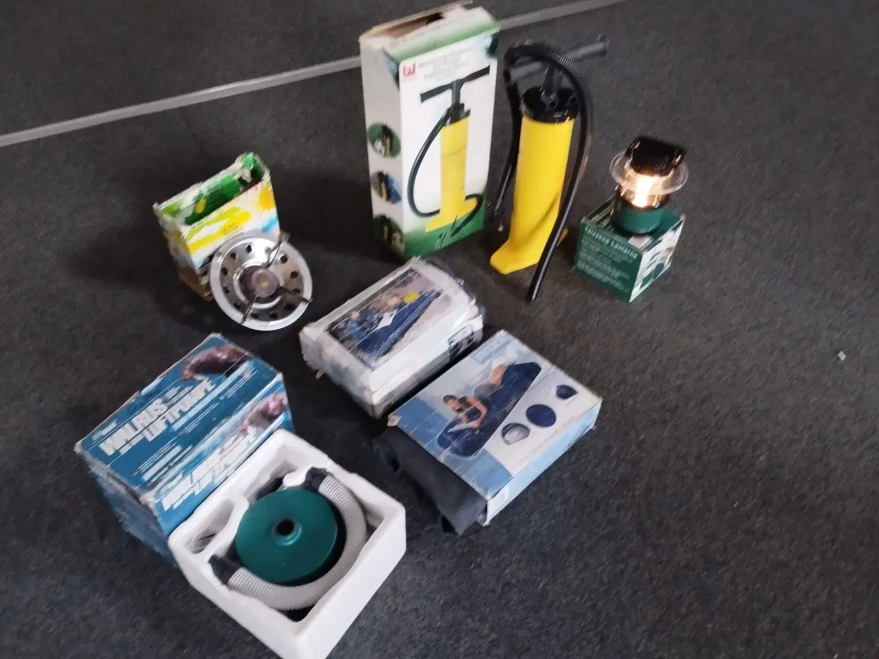 Billede 2 - Camping udstyr. Luft madraser m.v. se beskrivelse