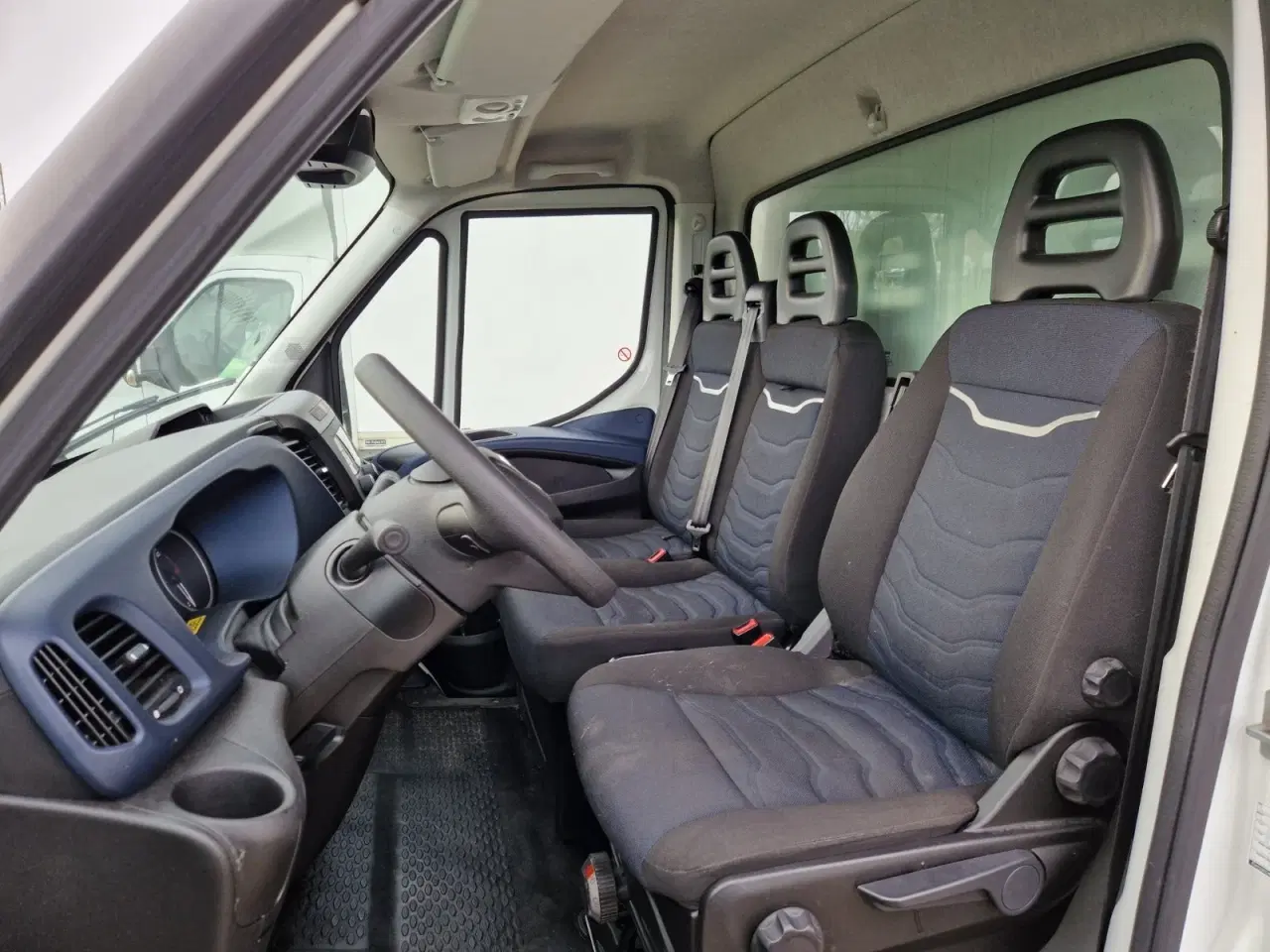 Billede 10 - Iveco Daily 2,3 35S14 Alukasse m/lift AG8