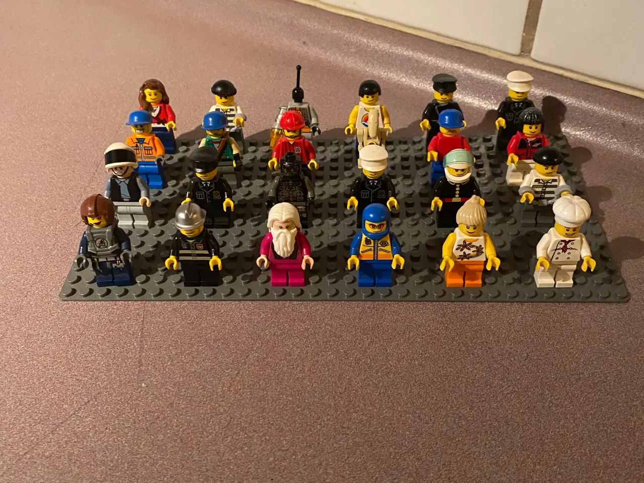 Billede 1 - Lego figurer sælges