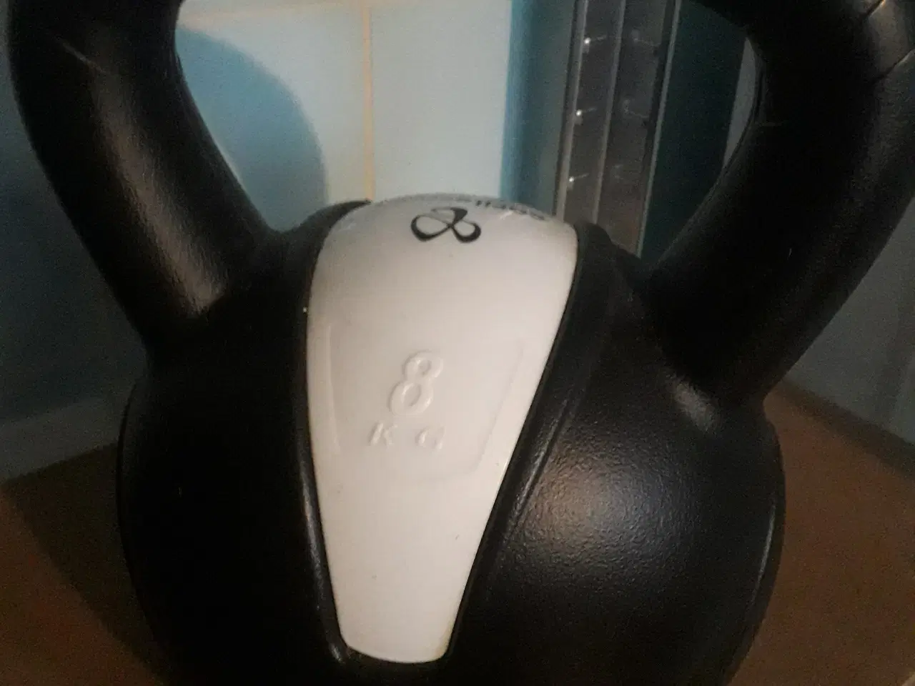 Billede 1 - kettlebell, sort, hvid, 8kg