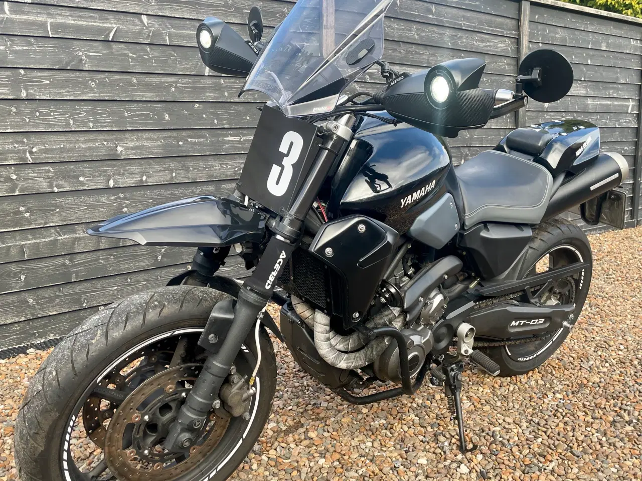 Billede 5 - Yamaha MT03. Nysynet med nr. plade.