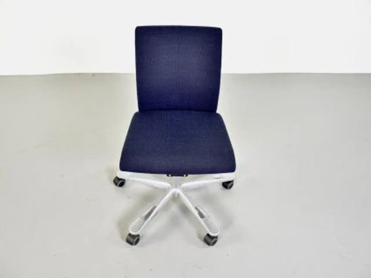 Billede 5 - Häg h04 credo 4200 kontorstol med sort/blå polster og gråt stel