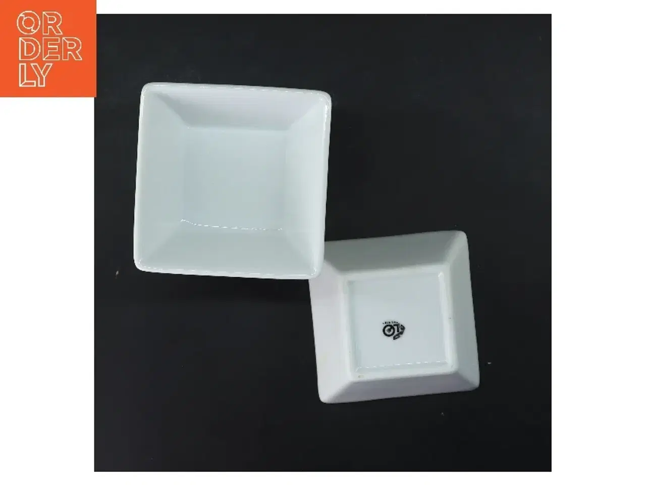 Billede 3 - Sæt af seks hvide firkantede skåle (str. 6 stk 11x11 cm)