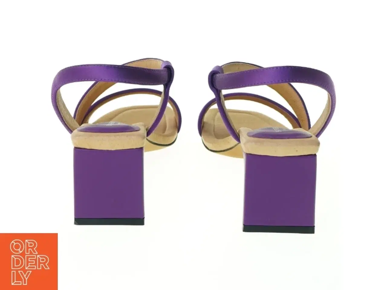 Billede 7 - Violet Sylvi Satin Sandal fra Shoe The Bear (str. 39)