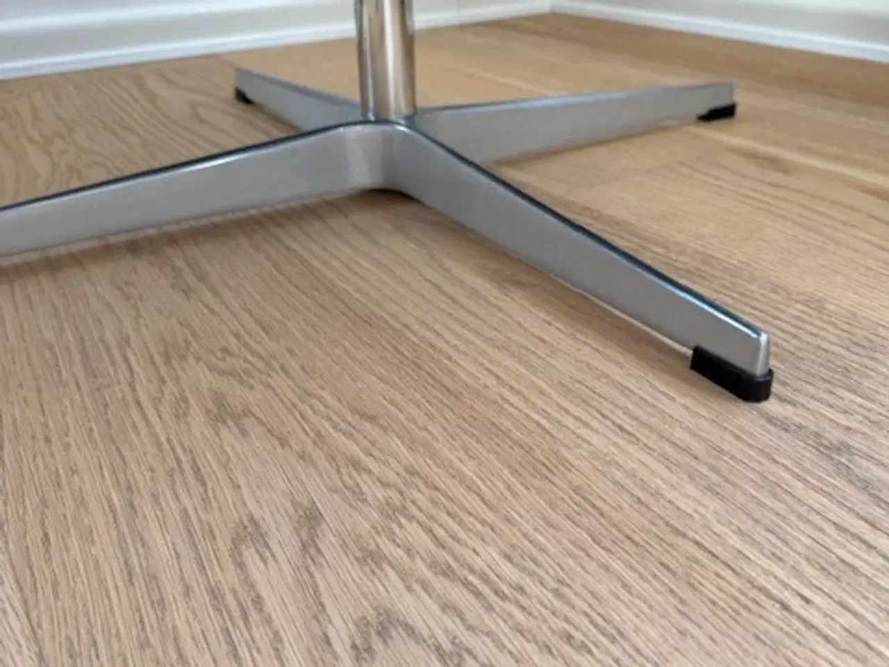 Billede 9 - Lounge drejestol med fodskammel