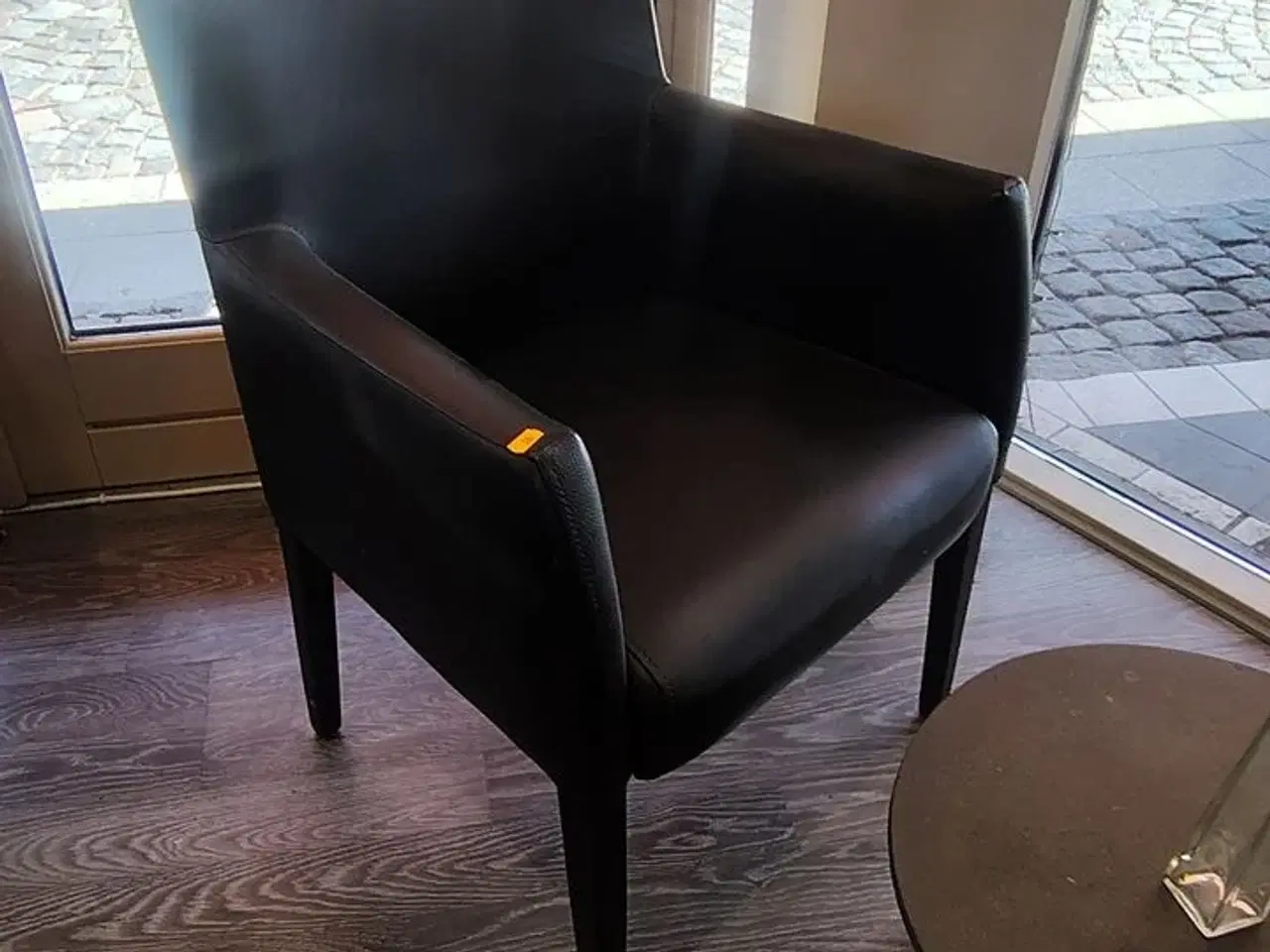 Billede 4 - Lille bord og to stole