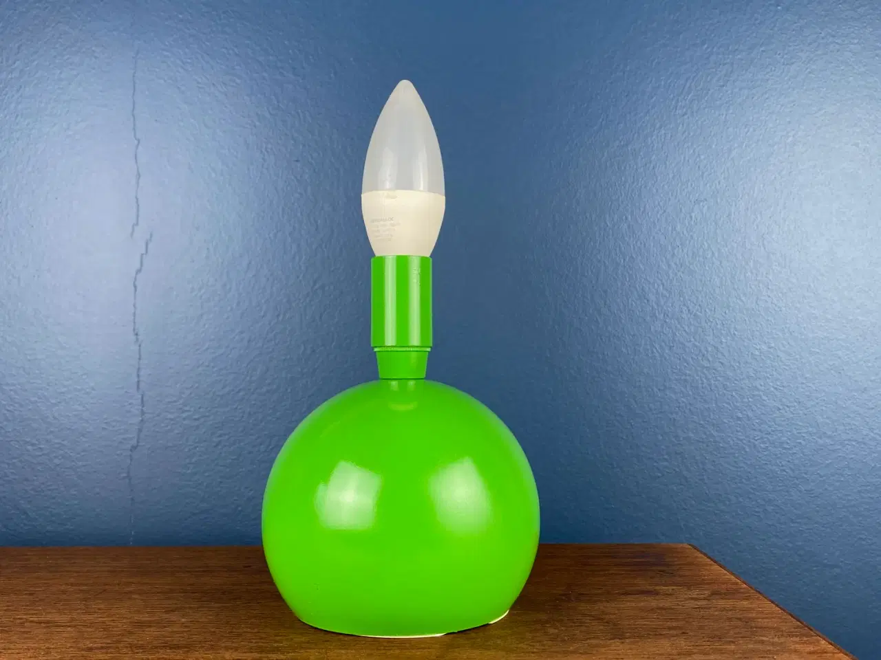Billede 1 - Kuglelampe i flot grøn farve