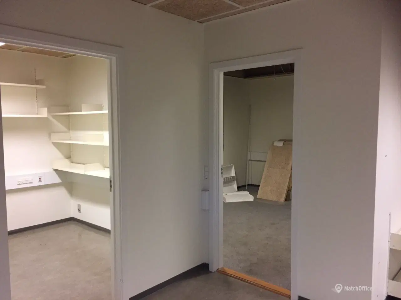 Billede 4 - Lager med port